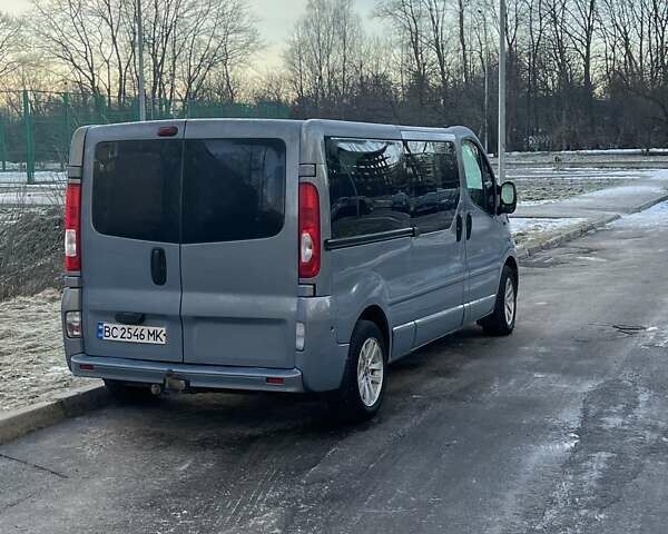 Серый Рено Трафик, объемом двигателя 2 л и пробегом 400 тыс. км за 9400 $, фото 1 на Automoto.ua