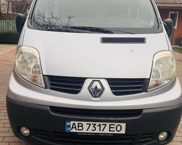 Сірий Рено Трафік, об'ємом двигуна 2 л та пробігом 205 тис. км за 10200 $, фото 1 на Automoto.ua