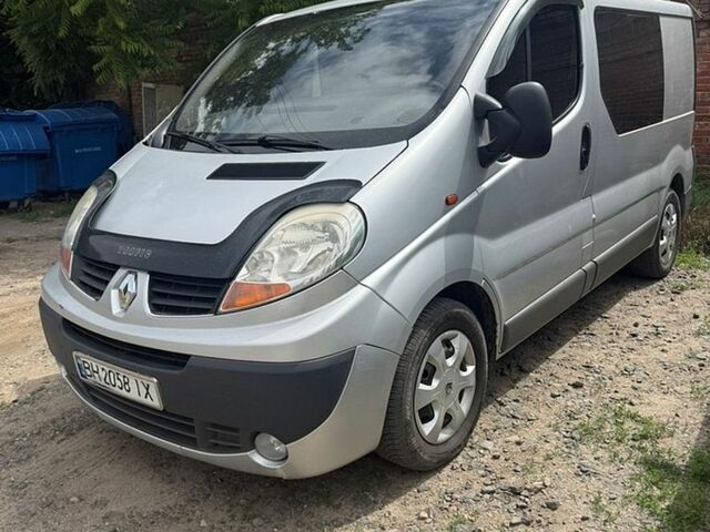 Сірий Рено Трафік, об'ємом двигуна 2 л та пробігом 316 тис. км за 7500 $, фото 1 на Automoto.ua