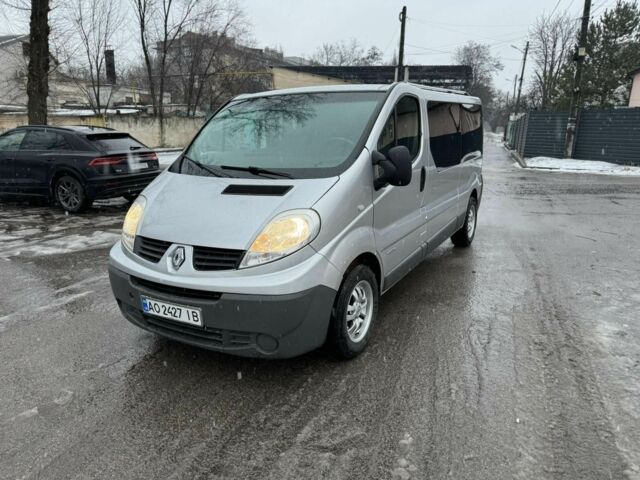Серый Рено Трафик, объемом двигателя 2 л и пробегом 320 тыс. км за 9500 $, фото 1 на Automoto.ua
