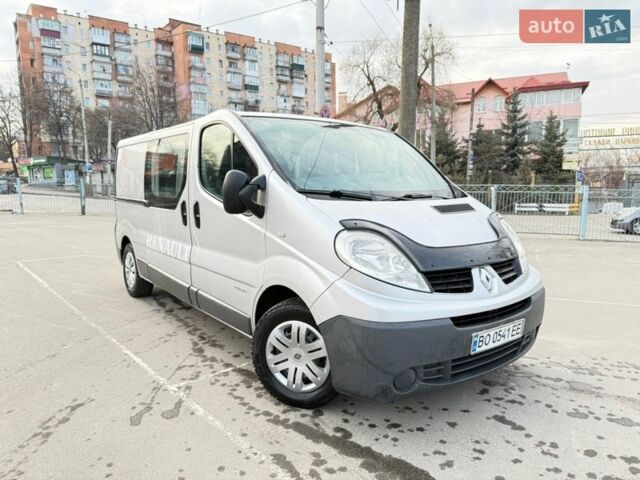 Серый Рено Трафик, объемом двигателя 2.46 л и пробегом 320 тыс. км за 8950 $, фото 1 на Automoto.ua