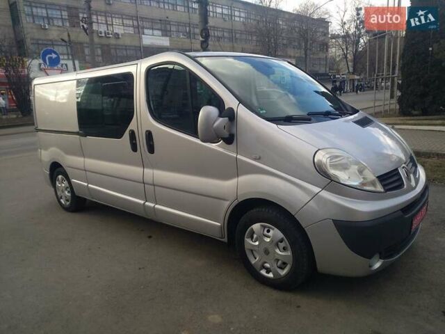 Серый Рено Трафик, объемом двигателя 2 л и пробегом 228 тыс. км за 10700 $, фото 1 на Automoto.ua
