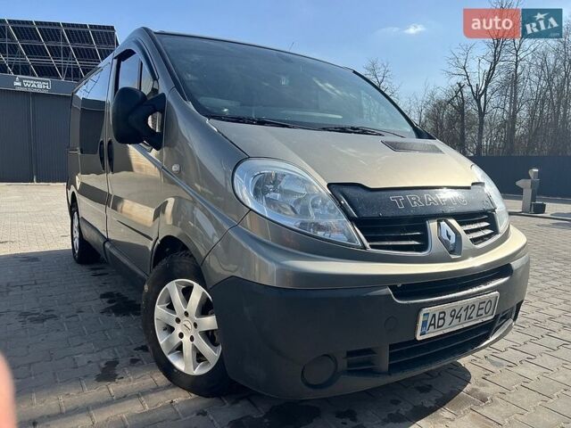 Серый Рено Трафик, объемом двигателя 0 л и пробегом 240 тыс. км за 7650 $, фото 1 на Automoto.ua