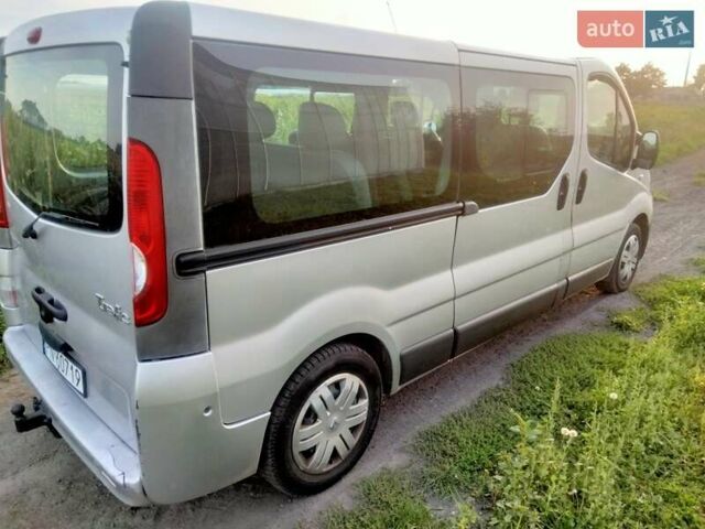 Сірий Рено Трафік, об'ємом двигуна 2 л та пробігом 340 тис. км за 9000 $, фото 1 на Automoto.ua
