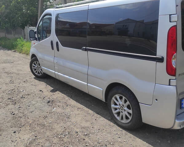 Серый Рено Трафик, объемом двигателя 2 л и пробегом 340 тыс. км за 11500 $, фото 1 на Automoto.ua