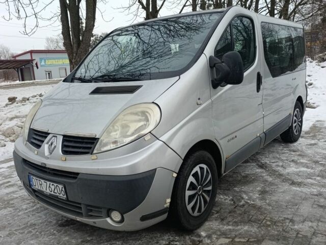 Серый Рено Трафик, объемом двигателя 2 л и пробегом 323 тыс. км за 4857 $, фото 1 на Automoto.ua