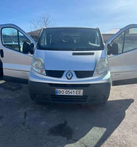 Серый Рено Трафик, объемом двигателя 2.5 л и пробегом 491 тыс. км за 7150 $, фото 1 на Automoto.ua