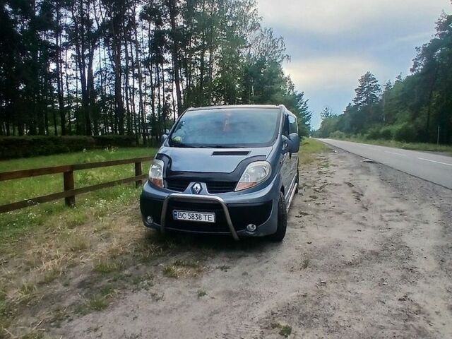 Серый Рено Трафик, объемом двигателя 2 л и пробегом 20 тыс. км за 8900 $, фото 1 на Automoto.ua