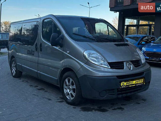Серый Рено Трафик, объемом двигателя 2 л и пробегом 275 тыс. км за 9500 $, фото 1 на Automoto.ua