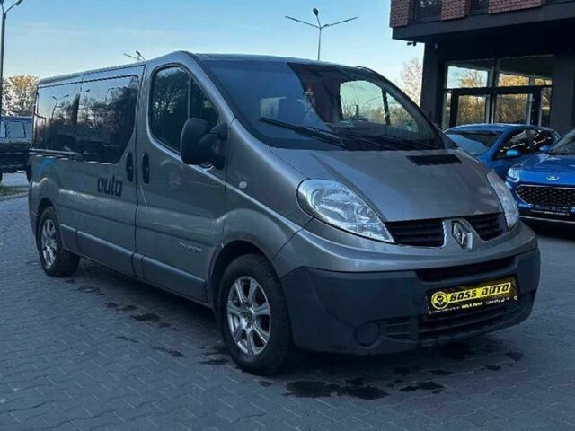 Серый Рено Трафик, объемом двигателя 2 л и пробегом 275 тыс. км за 9500 $, фото 1 на Automoto.ua
