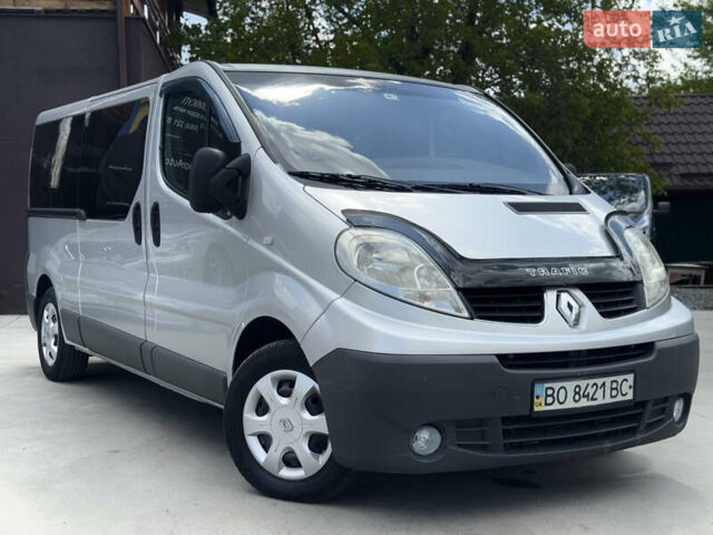 Серый Рено Трафик, объемом двигателя 2 л и пробегом 272 тыс. км за 9950 $, фото 1 на Automoto.ua