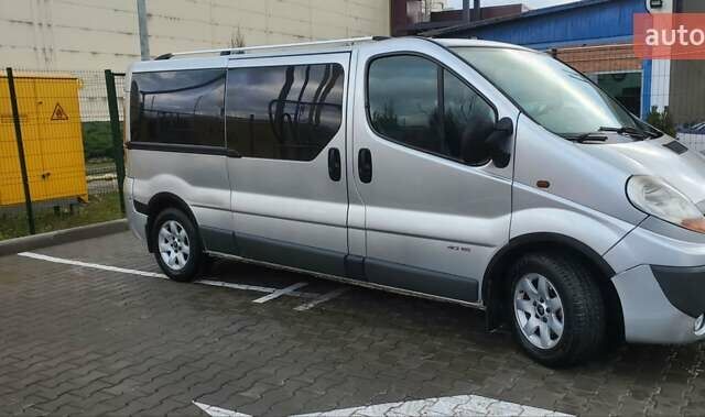 Серый Рено Трафик, объемом двигателя 2 л и пробегом 370 тыс. км за 9900 $, фото 1 на Automoto.ua