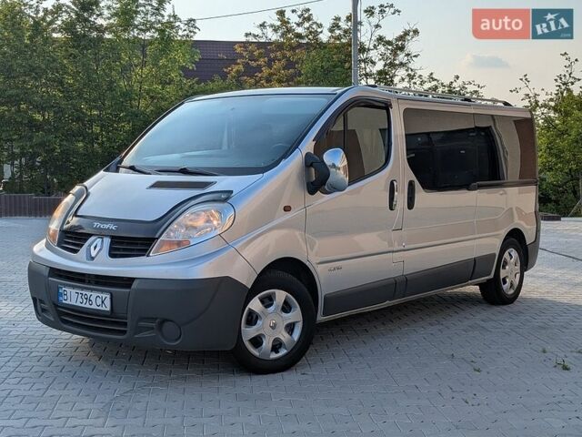 Сірий Рено Трафік, об'ємом двигуна 2 л та пробігом 250 тис. км за 9500 $, фото 1 на Automoto.ua