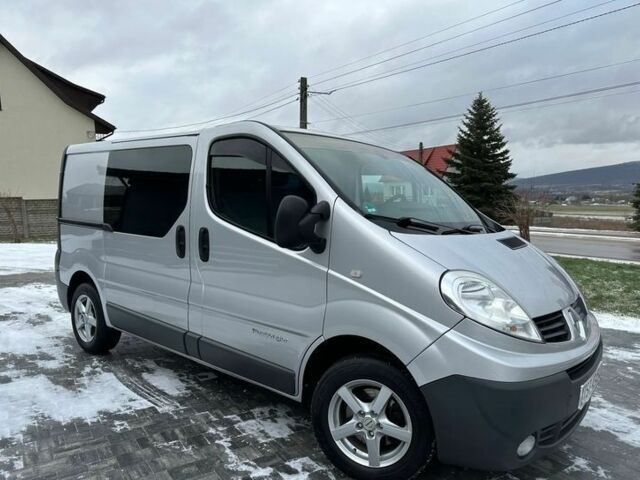 Серый Рено Трафик, объемом двигателя 2 л и пробегом 233 тыс. км за 7600 $, фото 1 на Automoto.ua