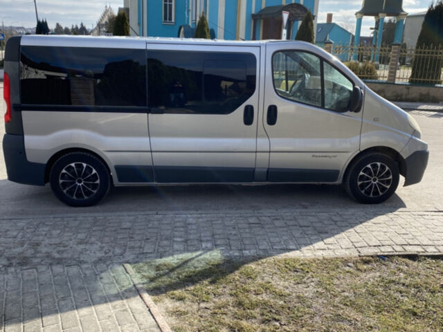 Сірий Рено Трафік, об'ємом двигуна 2 л та пробігом 397 тис. км за 10000 $, фото 1 на Automoto.ua