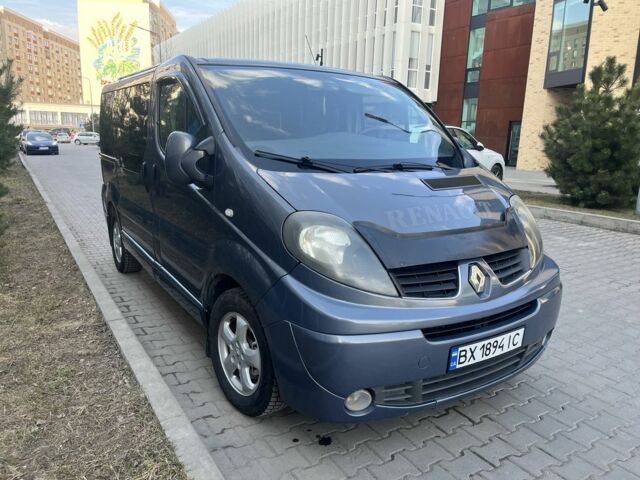 Сірий Рено Трафік, об'ємом двигуна 2.5 л та пробігом 295 тис. км за 10100 $, фото 1 на Automoto.ua