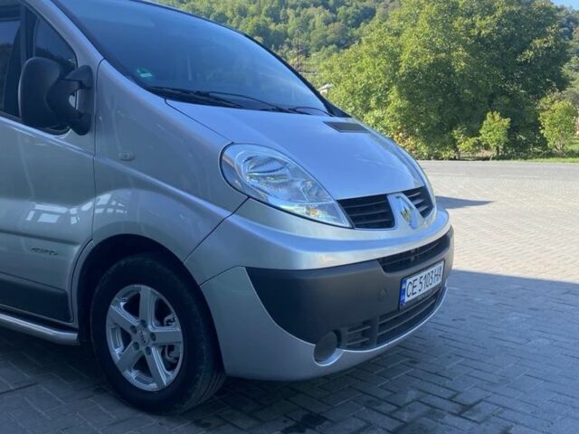 Сірий Рено Трафік, об'ємом двигуна 2.5 л та пробігом 299 тис. км за 12863 $, фото 1 на Automoto.ua