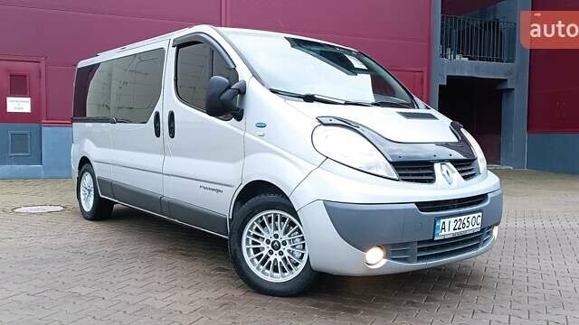 Серый Рено Трафик, объемом двигателя 2 л и пробегом 256 тыс. км за 11350 $, фото 1 на Automoto.ua