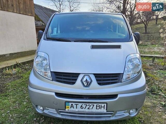 Сірий Рено Трафік, об'ємом двигуна 2 л та пробігом 124 тис. км за 14100 $, фото 1 на Automoto.ua