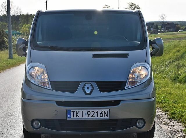 Сірий Рено Трафік, об'ємом двигуна 2 л та пробігом 260 тис. км за 7900 $, фото 1 на Automoto.ua