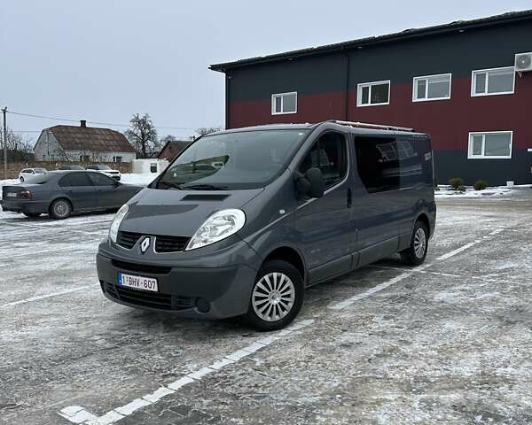 Сірий Рено Трафік, об'ємом двигуна 2 л та пробігом 267 тис. км за 13500 $, фото 1 на Automoto.ua