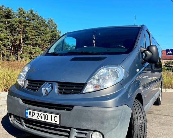 Серый Рено Трафик, объемом двигателя 2 л и пробегом 203 тыс. км за 12300 $, фото 1 на Automoto.ua