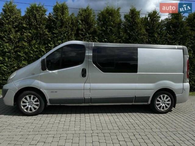 Серый Рено Трафик, объемом двигателя 2 л и пробегом 254 тыс. км за 10900 $, фото 1 на Automoto.ua