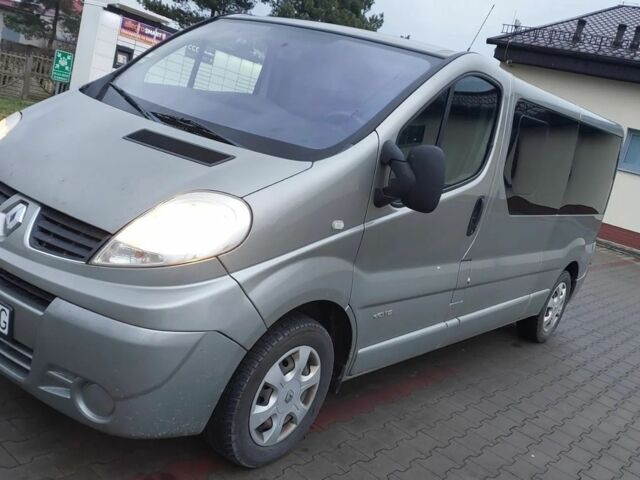 Серый Рено Трафик, объемом двигателя 2 л и пробегом 160 тыс. км за 7900 $, фото 1 на Automoto.ua