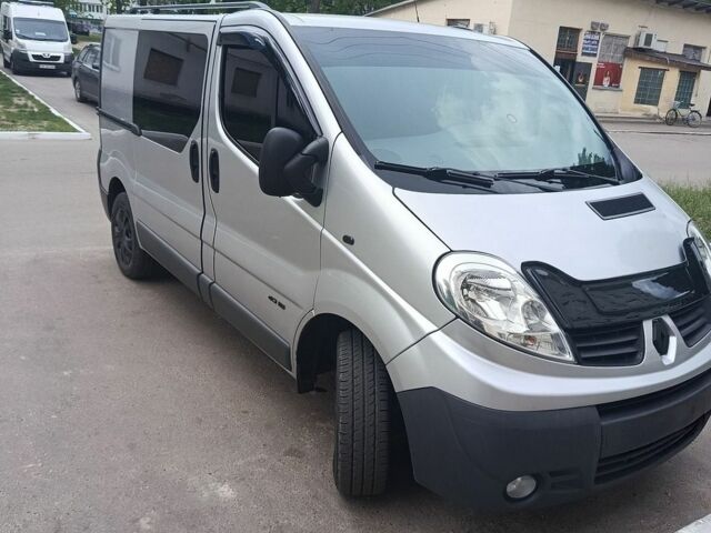 Сірий Рено Трафік, об'ємом двигуна 2 л та пробігом 252 тис. км за 9000 $, фото 1 на Automoto.ua