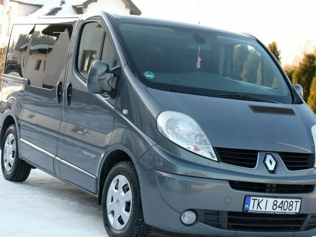 Серый Рено Трафик, объемом двигателя 2 л и пробегом 234 тыс. км за 8300 $, фото 1 на Automoto.ua