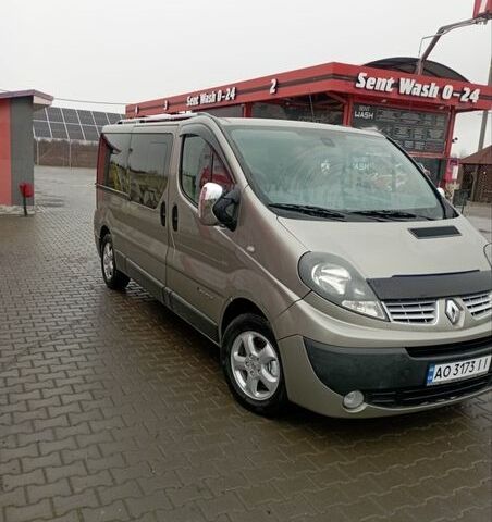 Сірий Рено Трафік, об'ємом двигуна 2 л та пробігом 250 тис. км за 13100 $, фото 1 на Automoto.ua