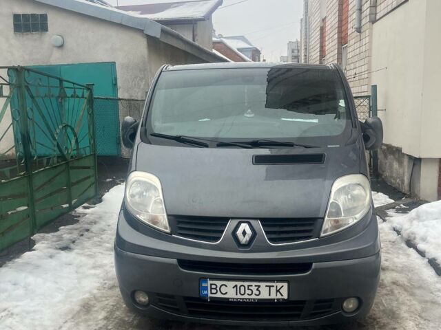 Серый Рено Трафик, объемом двигателя 2 л и пробегом 293 тыс. км за 13750 $, фото 1 на Automoto.ua