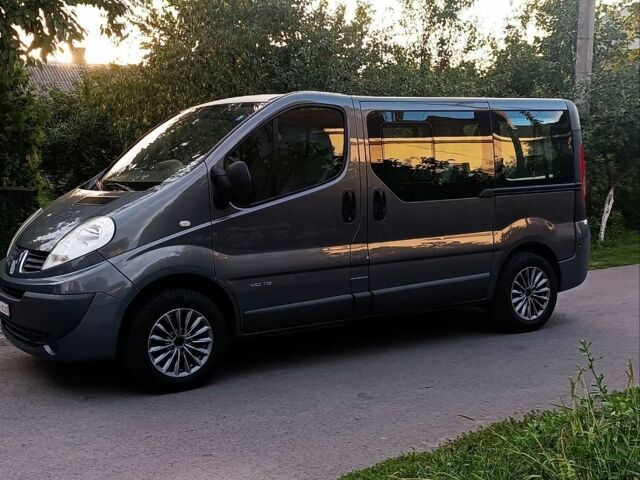 Сірий Рено Трафік, об'ємом двигуна 2 л та пробігом 289 тис. км за 13800 $, фото 1 на Automoto.ua