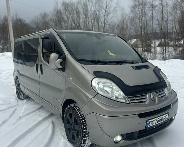 Сірий Рено Трафік, об'ємом двигуна 2 л та пробігом 380 тис. км за 14399 $, фото 1 на Automoto.ua