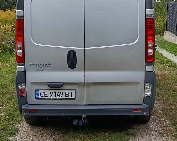 Серый Рено Трафик, объемом двигателя 2 л и пробегом 210 тыс. км за 11500 $, фото 1 на Automoto.ua
