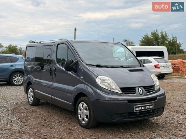 Серый Рено Трафик, объемом двигателя 0 л и пробегом 233 тыс. км за 15200 $, фото 1 на Automoto.ua