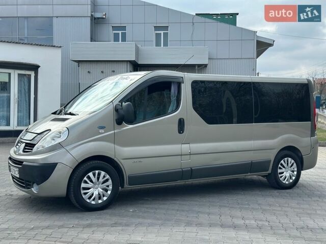 Серый Рено Трафик, объемом двигателя 2 л и пробегом 330 тыс. км за 13900 $, фото 1 на Automoto.ua