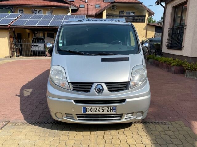 Серый Рено Трафик, объемом двигателя 2 л и пробегом 135 тыс. км за 9100 $, фото 1 на Automoto.ua