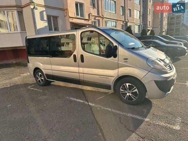 Серый Рено Трафик, объемом двигателя 2 л и пробегом 280 тыс. км за 15300 $, фото 1 на Automoto.ua