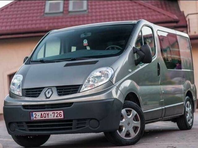 Серый Рено Трафик, объемом двигателя 2 л и пробегом 185 тыс. км за 6700 $, фото 1 на Automoto.ua