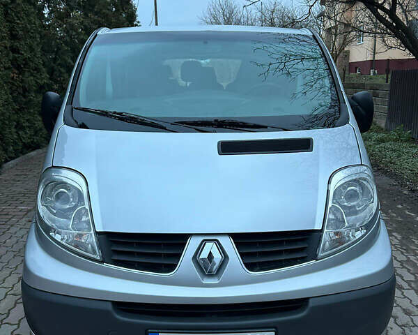 Сірий Рено Трафік, об'ємом двигуна 2 л та пробігом 270 тис. км за 15700 $, фото 1 на Automoto.ua