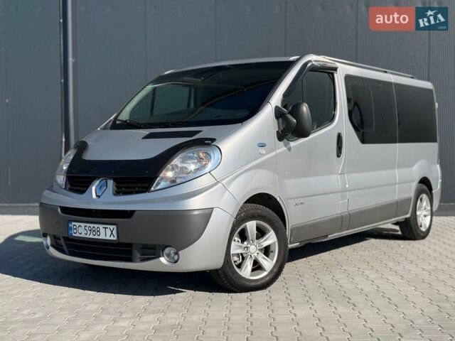 Сірий Рено Трафік, об'ємом двигуна 2 л та пробігом 240 тис. км за 13700 $, фото 1 на Automoto.ua