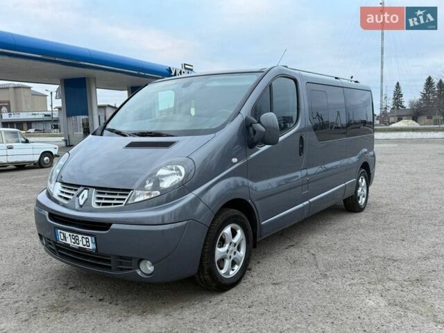 Серый Рено Трафик, объемом двигателя 2 л и пробегом 290 тыс. км за 17300 $, фото 1 на Automoto.ua