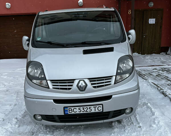 Серый Рено Трафик, объемом двигателя 2 л и пробегом 349 тыс. км за 18600 $, фото 1 на Automoto.ua