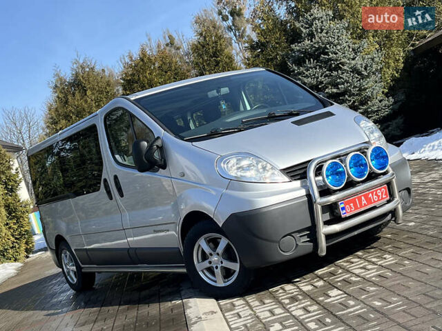 Серый Рено Трафик, объемом двигателя 2 л и пробегом 248 тыс. км за 16650 $, фото 1 на Automoto.ua