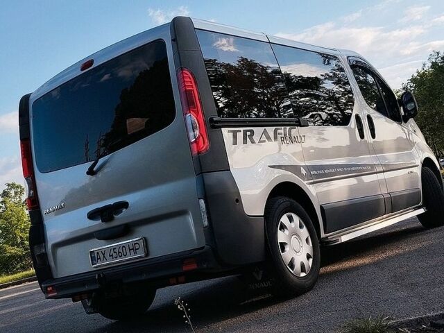 Серый Рено Трафик, объемом двигателя 2 л и пробегом 262 тыс. км за 14600 $, фото 1 на Automoto.ua
