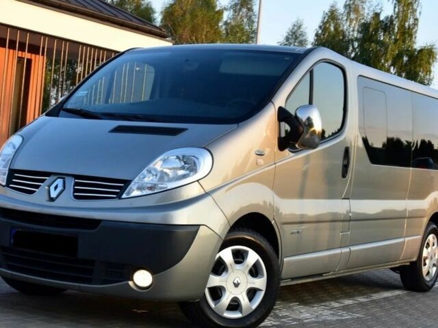Серый Рено Трафик, объемом двигателя 2 л и пробегом 127 тыс. км за 9400 $, фото 1 на Automoto.ua