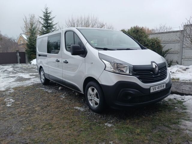 Серый Рено Трафик, объемом двигателя 1.6 л и пробегом 270 тыс. км за 13800 $, фото 1 на Automoto.ua