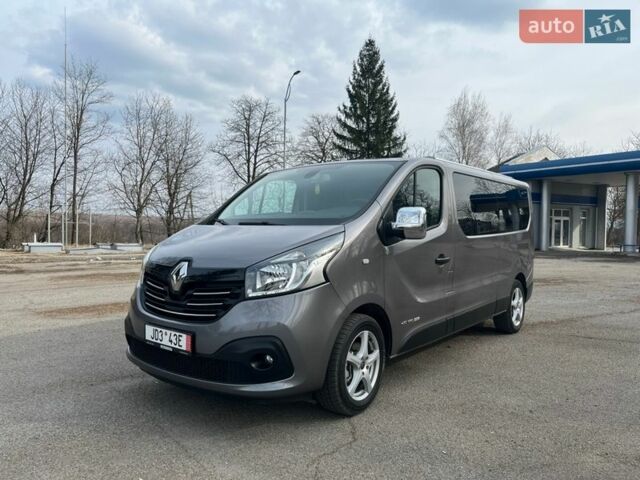 Сірий Рено Трафік, об'ємом двигуна 1.6 л та пробігом 198 тис. км за 15700 $, фото 1 на Automoto.ua