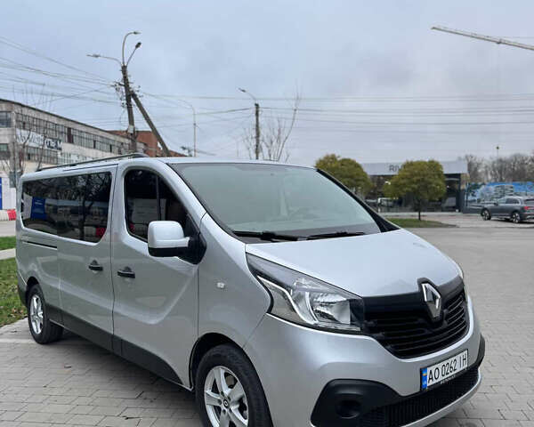 Серый Рено Трафик, объемом двигателя 1.6 л и пробегом 265 тыс. км за 15800 $, фото 1 на Automoto.ua